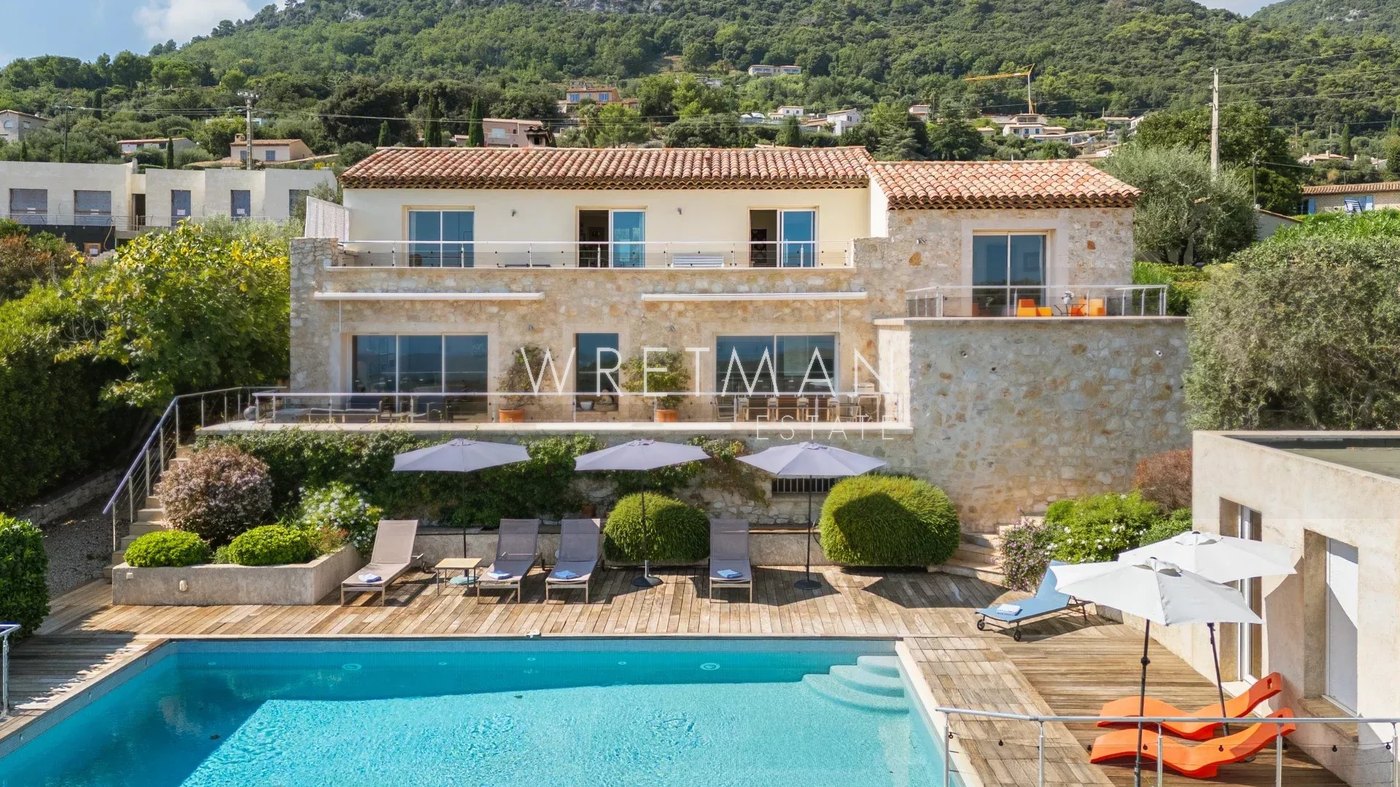 Villa La Colle-sur-Loup – piscine et façade