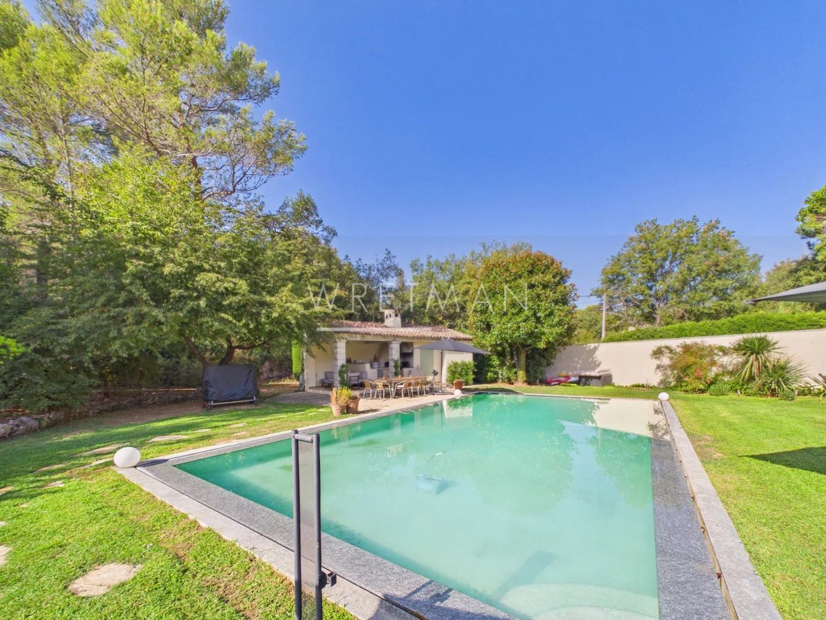 Villa La Colle-sur-Loup – Piscine et pool house avec cuisine d'été